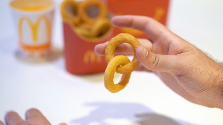 Linking Onion Rings (Gimmicks and Online Instructions) by Julio Montoro Productions - Trick