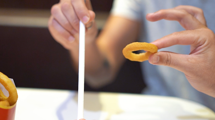 Linking Onion Rings (Gimmicks and Online Instructions) by Julio Montoro Productions - Trick